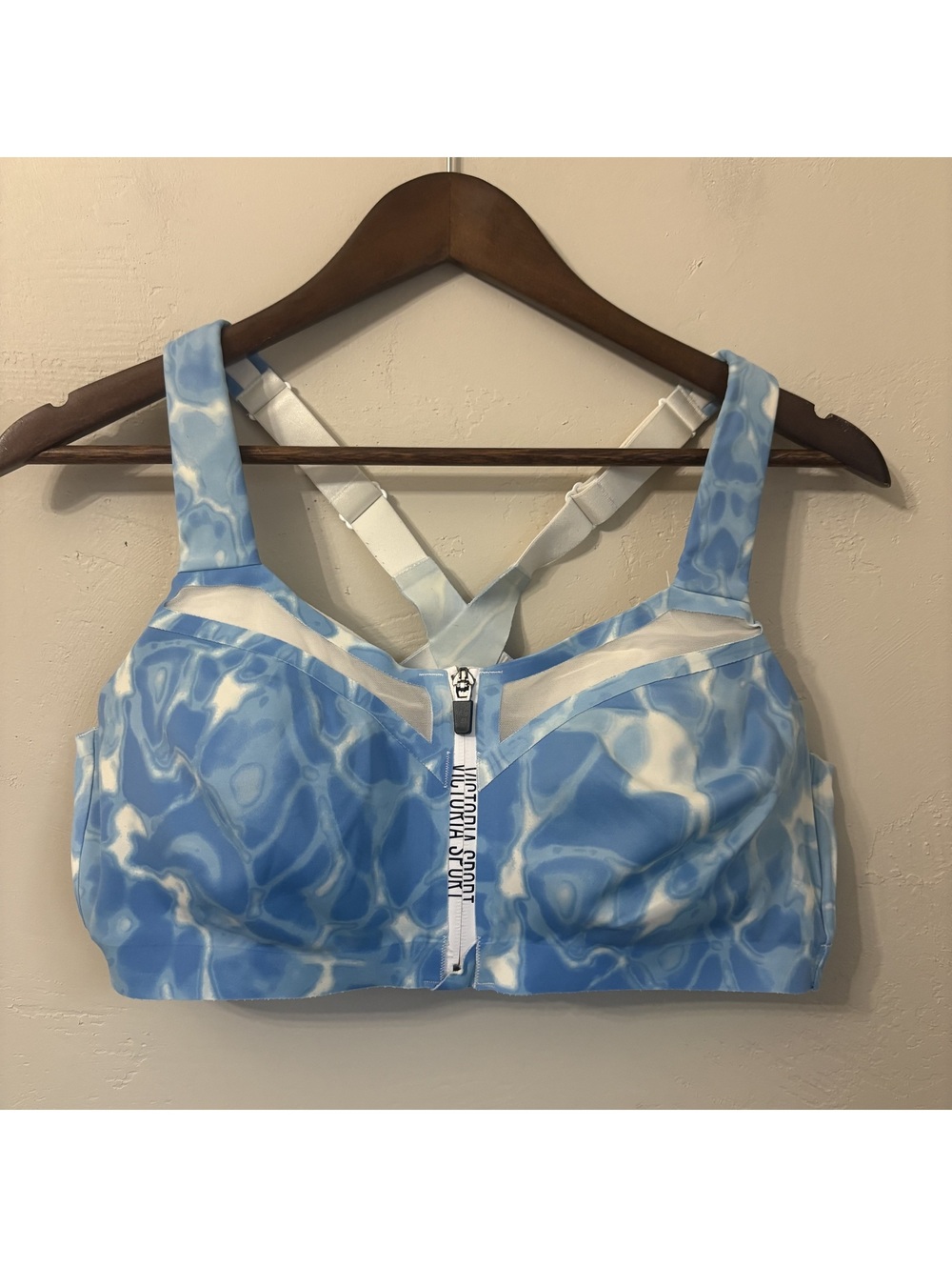 Victoria Sport Incredible Knockout Ultra Max Sports Bra 38D Blue Water Print Zip